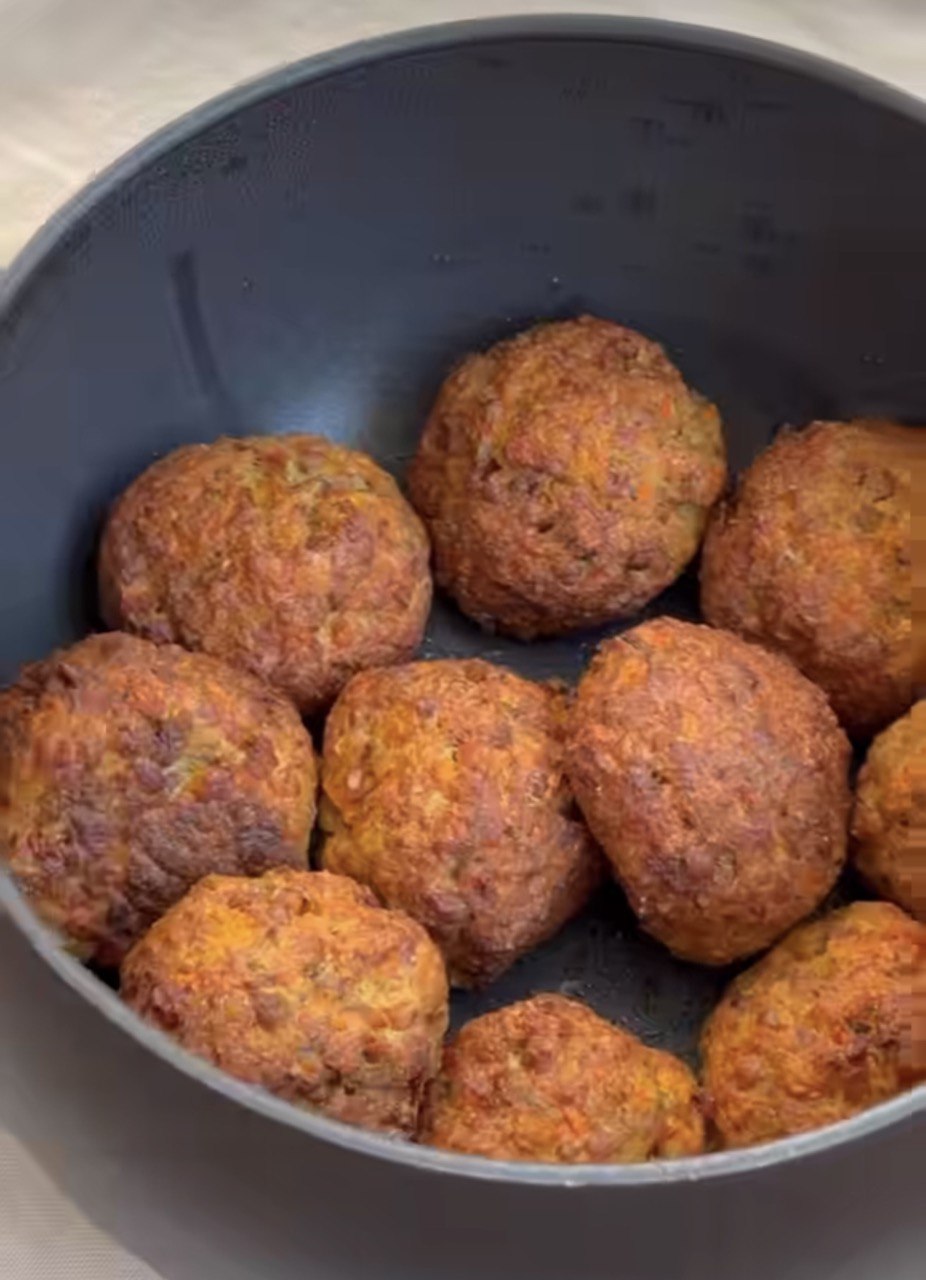 Не викидайте вчорашню гречку: що можна приготувати, щоб було швидко й смачно